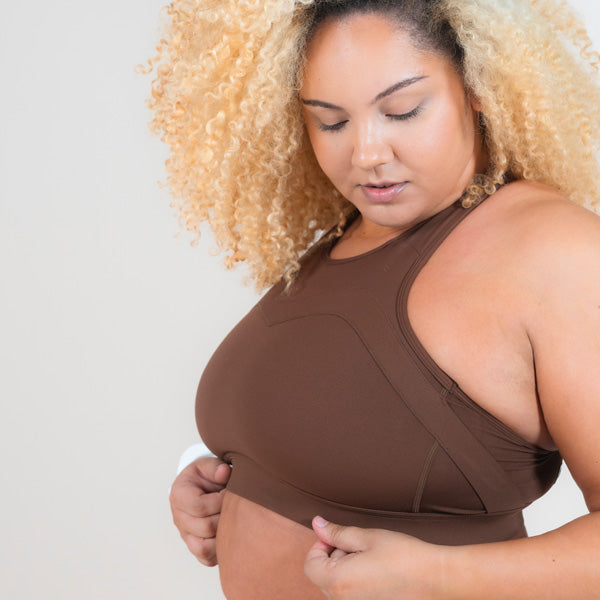MAAREE Uplift crew neck sports bra in coffee